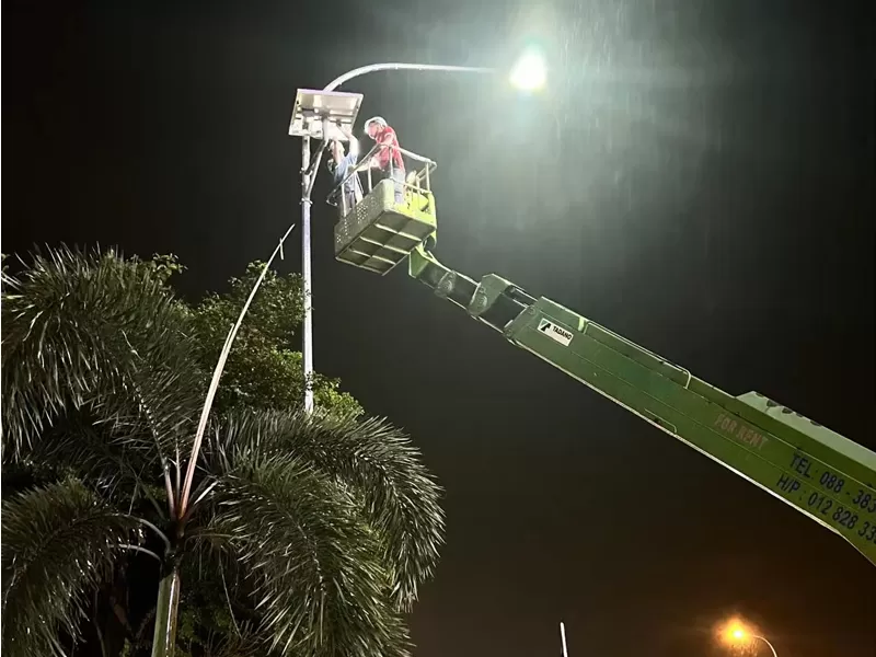 Direka untuk Ketahanan: Kebolehpercayaan Tiada Tandingan Lampu Jalan Suria Luaran
